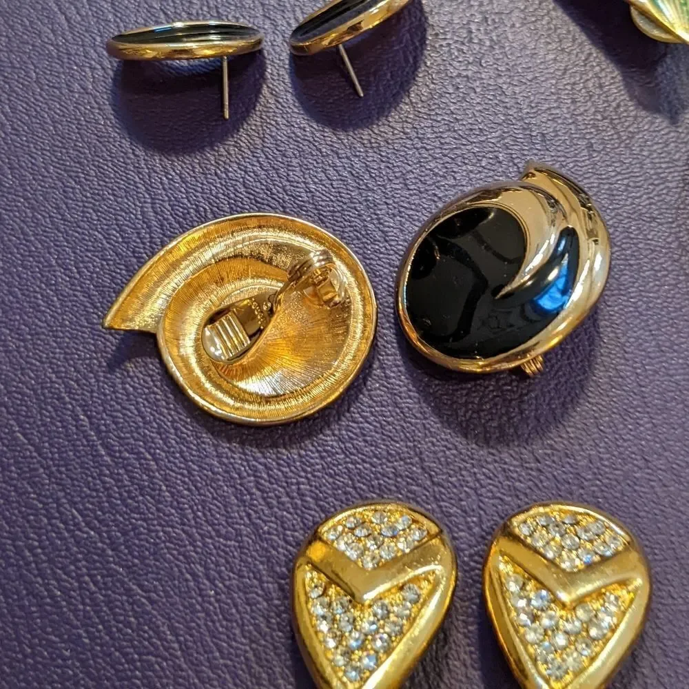Lot of vintage earrings